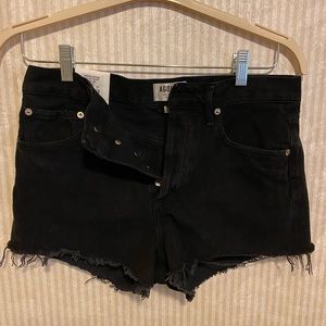 AGOLDE Size 27 - Parker vintage cut off shorts.